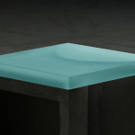 Conecto la rencontre du beton et de lacrylique