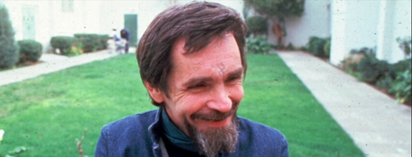 La vérité derrière Charles Manson et les Beatles Charles manson interprète les chansons des Beatles