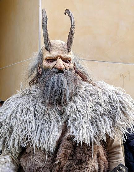 Die Krampus sind in München eingetreten — 34 Bilder / Les Krampus sont entrés dans Munich — 34 photos