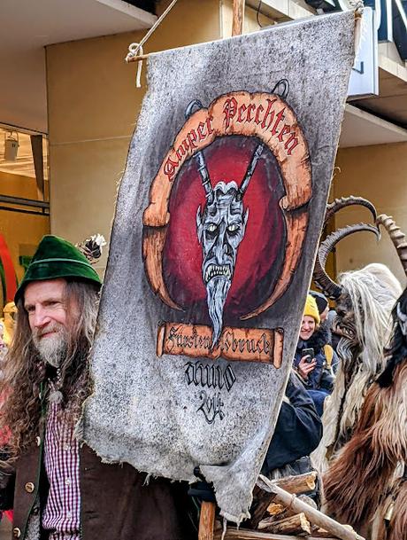 Die Krampus sind in München eingetreten — 34 Bilder / Les Krampus sont entrés dans Munich — 34 photos