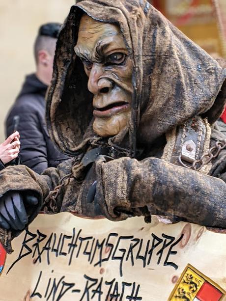 Die Krampus sind in München eingetreten — 34 Bilder / Les Krampus sont entrés dans Munich — 34 photos