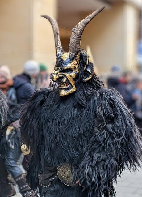 Die Krampus sind in München eingetreten — 34 Bilder / Les Krampus sont entrés dans Munich — 34 photos