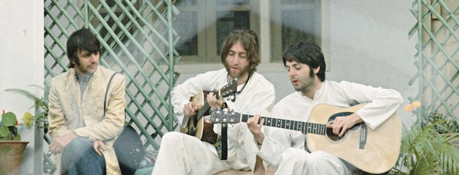 Le moment où les Beatles ont rencontré Maharishi Mahesh Yogi Les Beatles en Inde en 1968