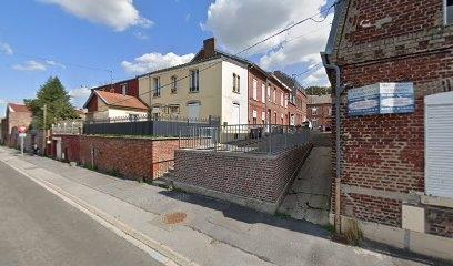 CHEZ THERESE ET CAMILLE souvenirs,enfance,le cateau,famille,cousine,grande tante