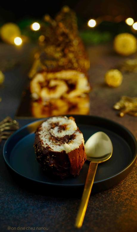 un gâteau roulé super moelleux aux clémentines corses et au chocolat ganache chocolat noir , dessert facile , trop bon ,super moelleux , dessert de fêtes