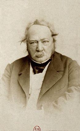 MADAME ARTHUR nous ouvre les portes de son cabaret et nous dévoile les secrets des coulisses