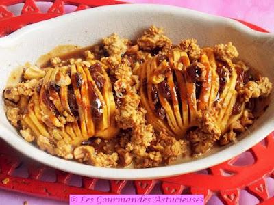 Pommes très gourmandes à la Hasselback (Vegan) Pommes très gourmandes à la Hasselback (Vegan)