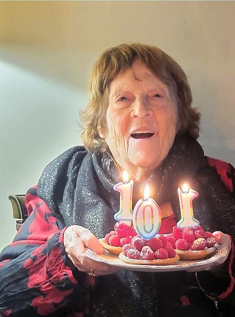 Une belle histoire de l’Art – avec Jeanine Warnod et ses 101 ans le 15 Décembre.