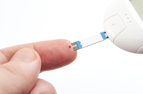 Les médicaments antihyperglycémiants (dont l'insuline) pourraient ainsi favoriser le développement de la sclérose en plaques chez les personnes de plus de 45 ans, en particulier chez les femmes (Visuel Adobe Stock 295001960)