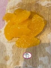 La bûche de Noël 2022 mandarine marron La bûche de Noël 2022 mandarine marron