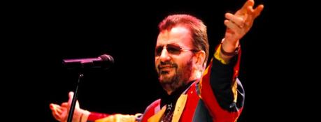 Ringo Starr a eu une réaction classique et a plaisanté sur sa maison de disques lorsque son album solo a fait un flop : ” Il fallait être membre pour l’entendre “.