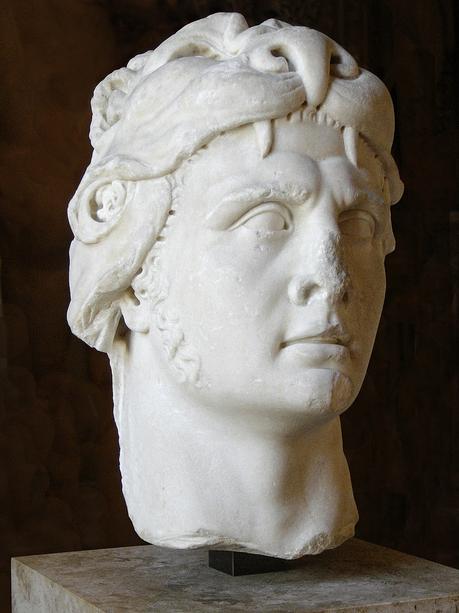 800px-Mithridates_VI_Louvre.jpg
