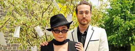 Le fils de John Lennon affirme qu'une des chansons de Yoko Ono parle de l'ancien Beatle qui la trompait.