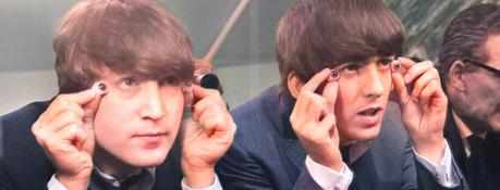 George Harrison a déclaré que John Lennon était toujours “aveugle comme une chauve-souris” parce qu’il ne portait jamais ses lunettes.