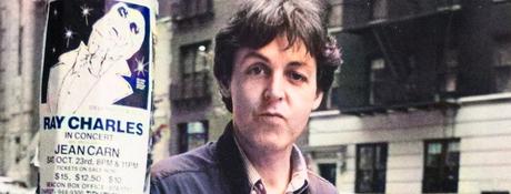 Sir Paul McCartney se souvient qu'on lui avait envoyé des disques de soul américains et qu'il achetait des singles dans un magasin de disques jamaïcain, tout en détaillant ses influences musicales.