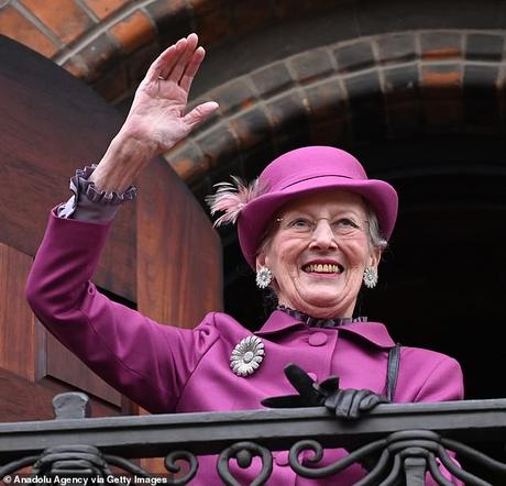 En septembre, la reine Margrethe II de Danemark.  82 ans, a annoncé que quatre de ses petits-enfants n'auront plus de titres de Son Altesse