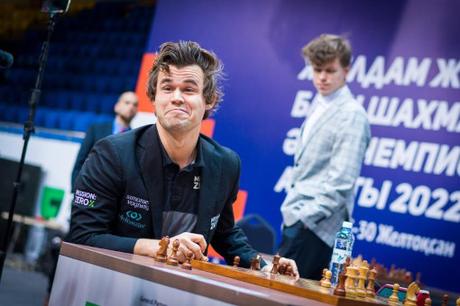 Magnus Carlsen remporte les Mondiaux rapide et blitz