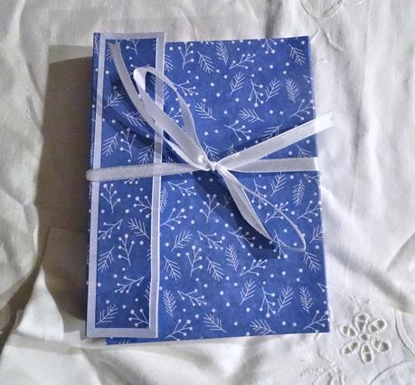 Porte-bloc-notes : symphonie de bleus . Porte-bloc-notes : symphonie de bleus .