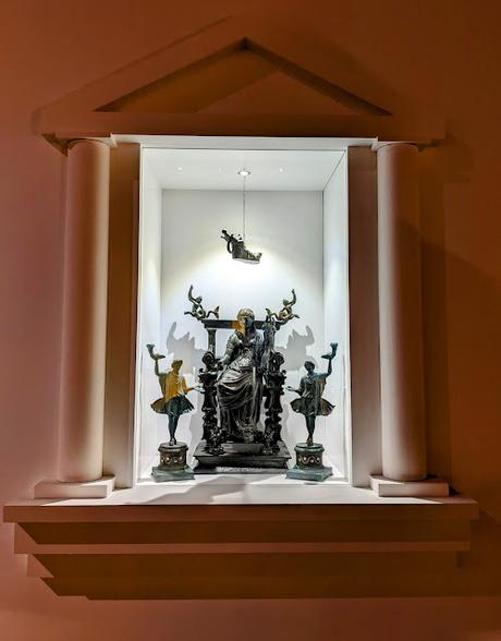 Un lararium pompéien à l'exposition munichoise Neues Licht aus Pompeji