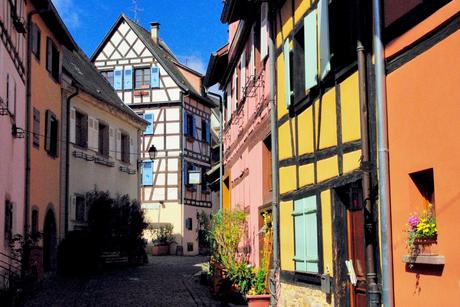 Rue du rempart à Eguisheim © French Moments