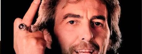 George Harrison a dit aux gens qu’il avait pris sa retraite pour qu’ils cessent de l’ennuyer. George Harrison a dit aux gens qu'il avait pris sa retraite pour qu'ils cessent de l'ennuyer.