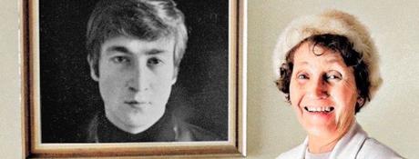 L'ex-femme de John Lennon a déclaré que sa tante lui avait fait perdre sa confiance en lui.