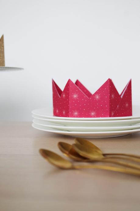 pliage origami couronne déguisement roi reine à faire soi-même