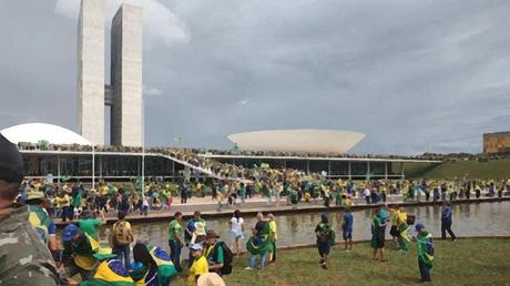 Brasilia : selon Lula, des vandales fascistes !