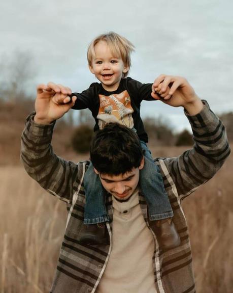 Noah Thompson et son fils Walker;  Photos par Lena Webb Photography - @LenaWebbPhotography/Instagram