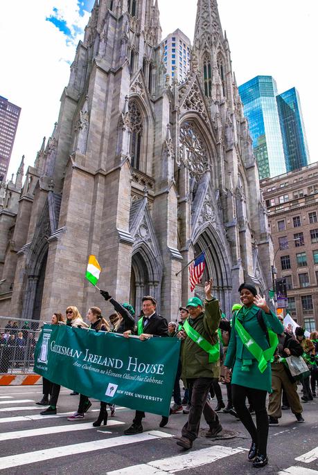 Saint Patrick's Day Parade à New York © James Felder - licence [CC BY 2.0] from Wikimedia Commons