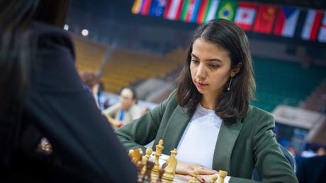 La joueuse d'échecs iranienne sans voile se réfugie en Espagne