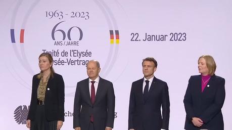 Deux âmes dans une même poitrine, c'est nous !