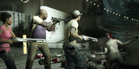10 tropes de jeux vidéo qui n’ont aucun sens Rochelle, Coach et Ellis tirent sur un zombie dans le jeu Left 4 Dead 2