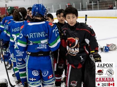 Une équipe du Japon se prépare pour le Tournoi international de hockey pee-wee de Québec