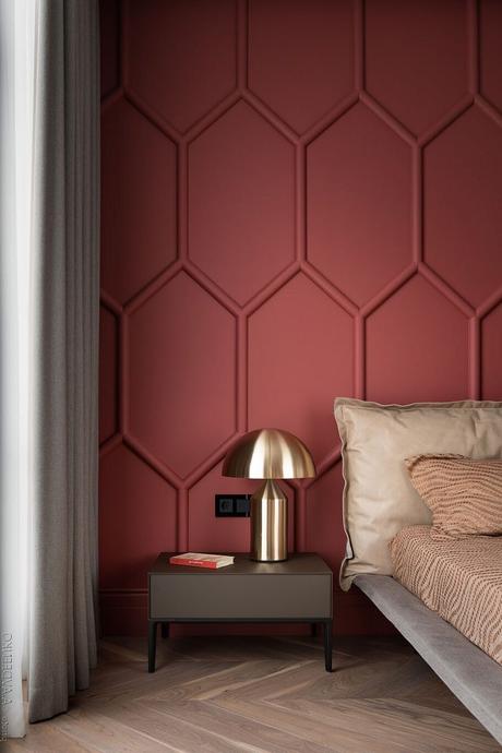 chambre design élégante rouge terracotta lampe laiton