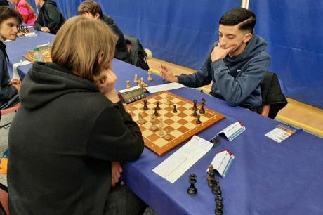 Championnats de Normandie d’échecs : plus de 200 jeunes s’affrontent à Lisieux