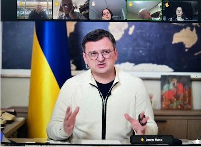 Une voix ukrainienne officielle pour la première fois dans la presse rioplatense [ici]