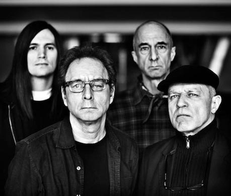 Blonde & Idiote Bassesse Inoubliable******Pink Flag de Wire