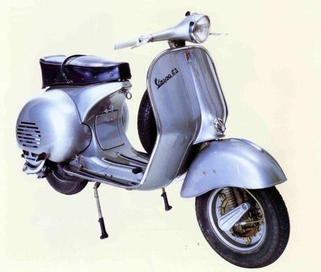 Vespa scooter iconique et véritable phénomène de mode