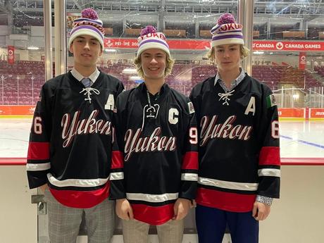 La prochaine étoile du hockey viendrait du Yukon et serait le cousin de Connor Bedard