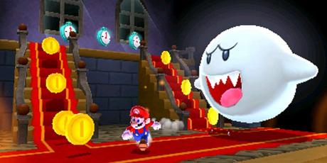 Mario dans Super Mario 3D Land poursuivi par Big Boo