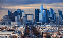Les Succubes de La Défense - Constantin Louvain