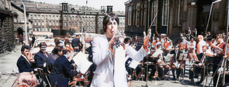 Paul McCartney n’a pas interprété la chanson des Beatles “Helter Skelter” pendant des années après que Charles Manson l’ait “détournée”.