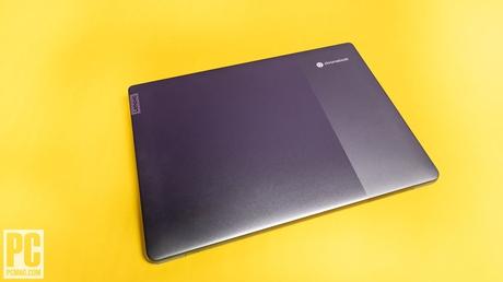 Un Chromebook Lenovo 5i fermé (16 pouces, Intel)