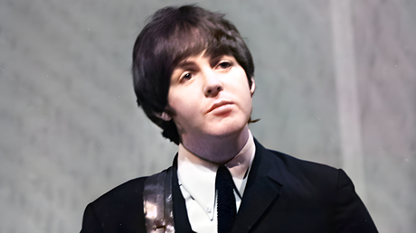 Paul McCartney est surpris que les gens veuillent encore entendre l’histoire de la chanson des Beatles “Yesterday”.