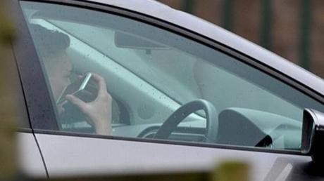 De nouvelles données ont révélé que 16 547 conducteurs ont été surpris en train d'utiliser un téléphone portable l'année dernière, même avec des lois plus strictes introduites en 2022