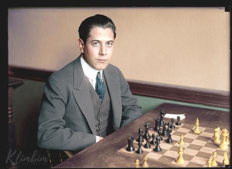Ce champion du monde d'échecs est un stratège inspirant