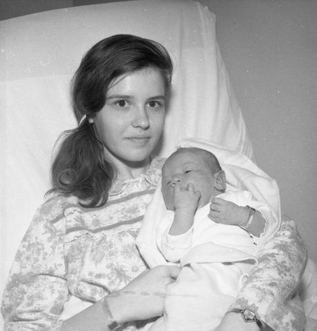 Elle a Fait Des Bébés Toute Seule