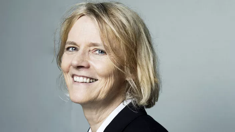 Ici et ailleurs : Florence Aubenas, fabuleuse reporter-entomologiste