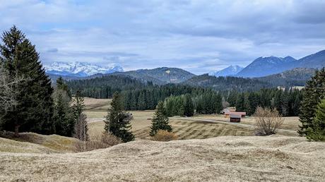 17 Bilder Mittenwald — Buckelwiesen / les prairies bosselées en 17 photos— 19.03.2023